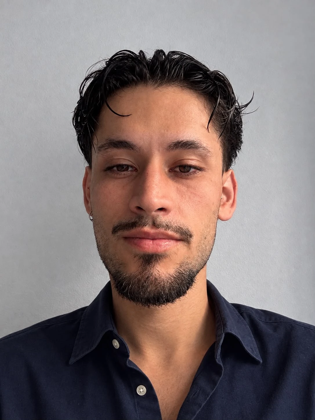 Adam Abadía Morales, retrato